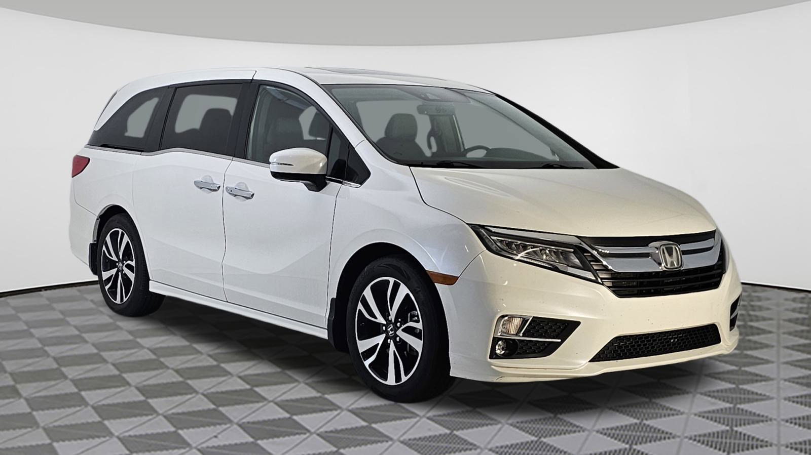 Used 2018 Honda Odyssey Elite