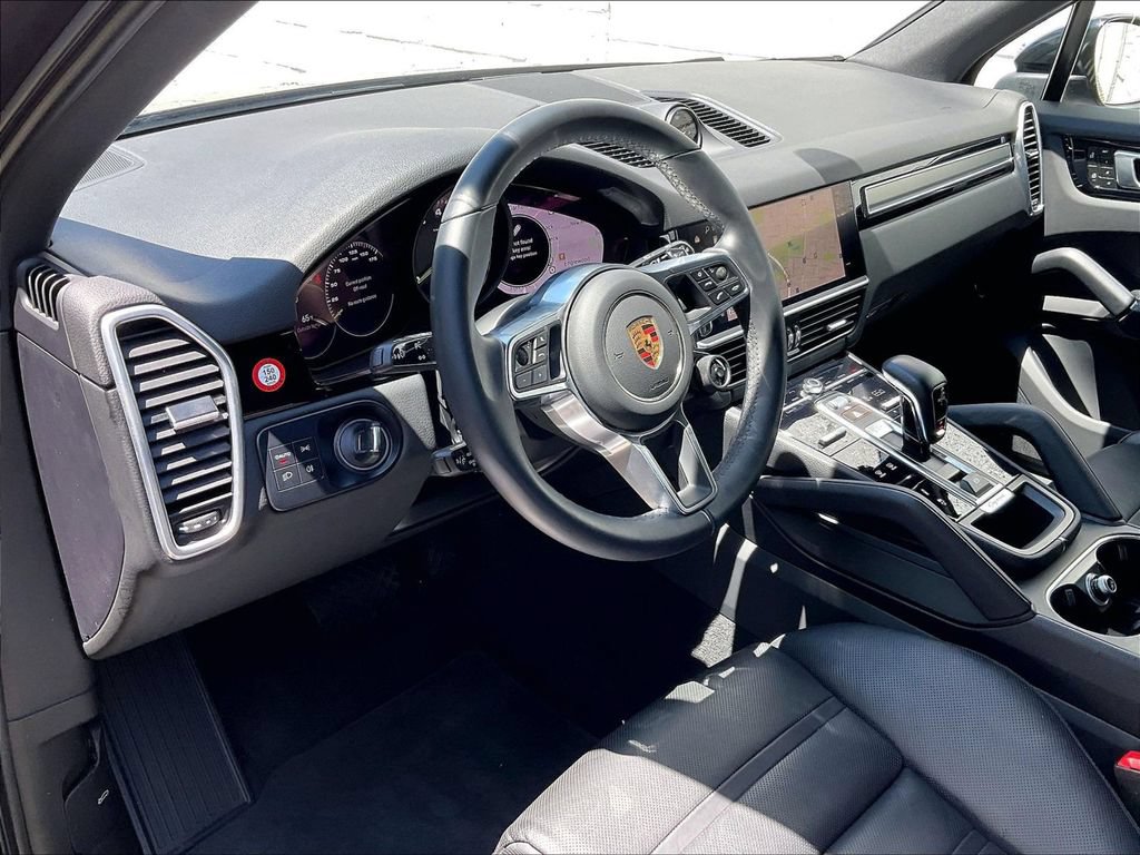 Certified 2023 Porsche Cayenne Platinum Edition AWD/4WD image 4