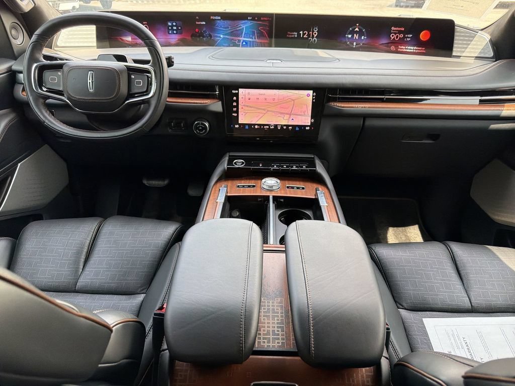 Used 2025 Lincoln Navigator L Black Label AWD/4WD image 25
