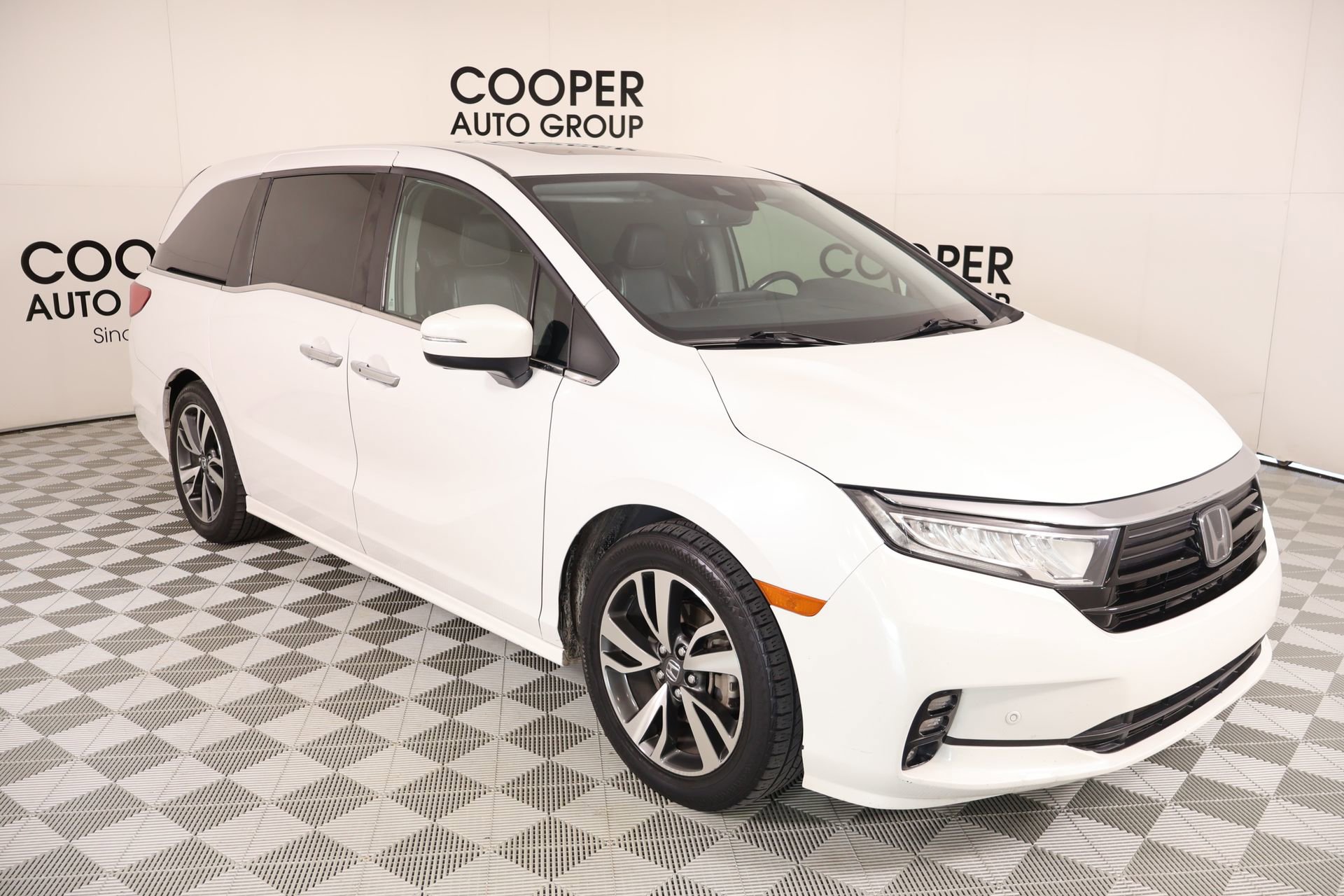 Used 2022 Honda Odyssey Touring image 1