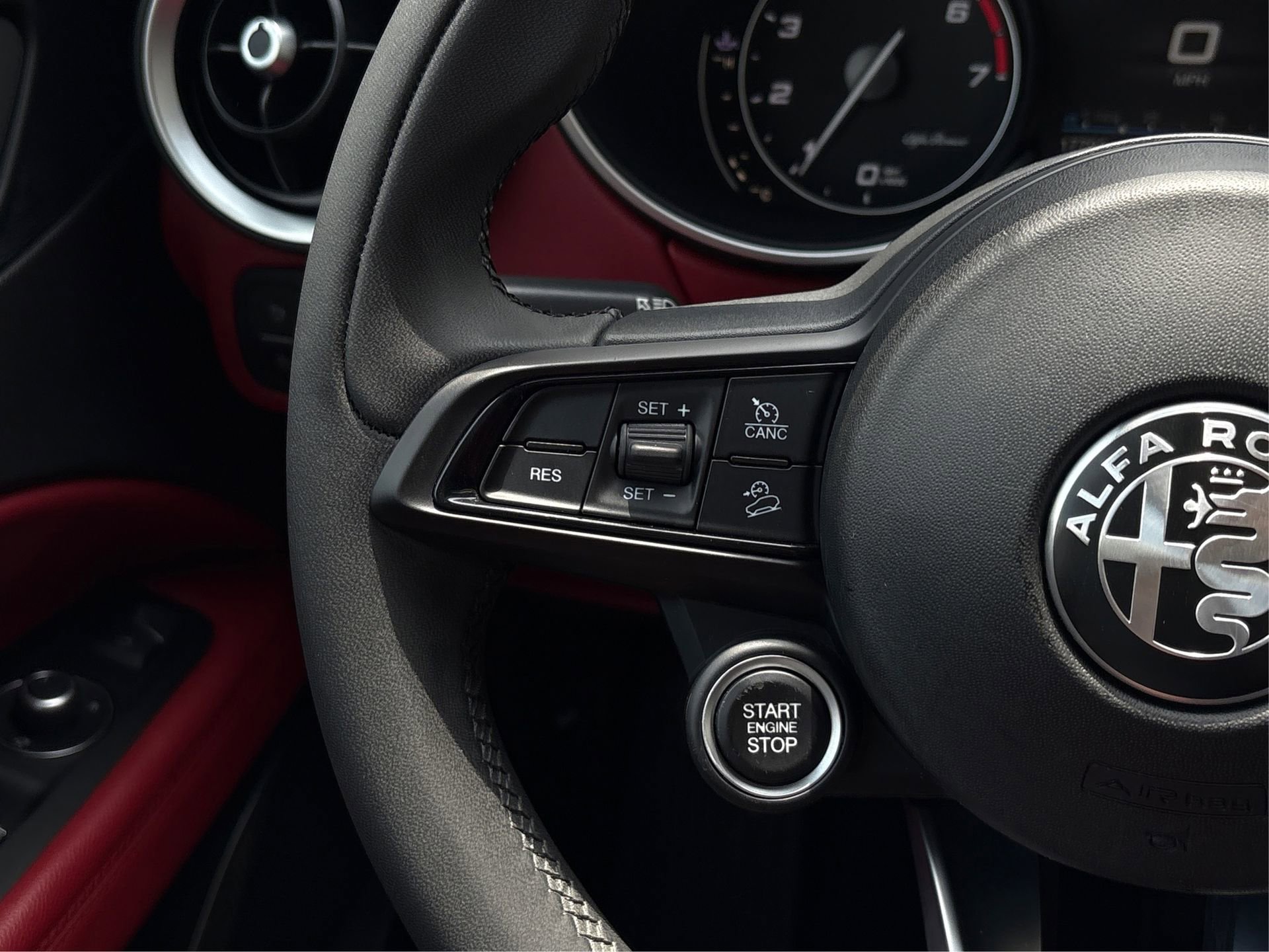 Used 2020 Alfa Romeo Stelvio RWD image 27