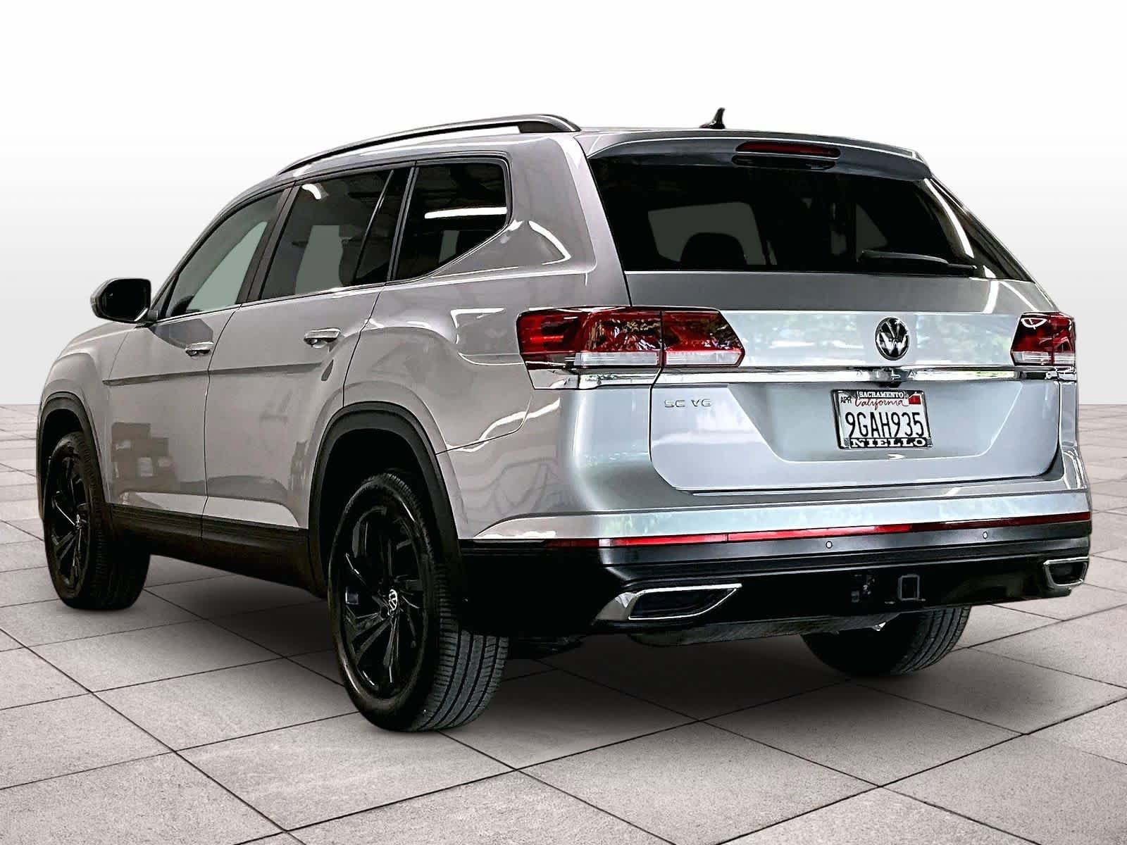 Used 2023 Volkswagen Atlas SE w/ Black Wheel Package FWD image 14