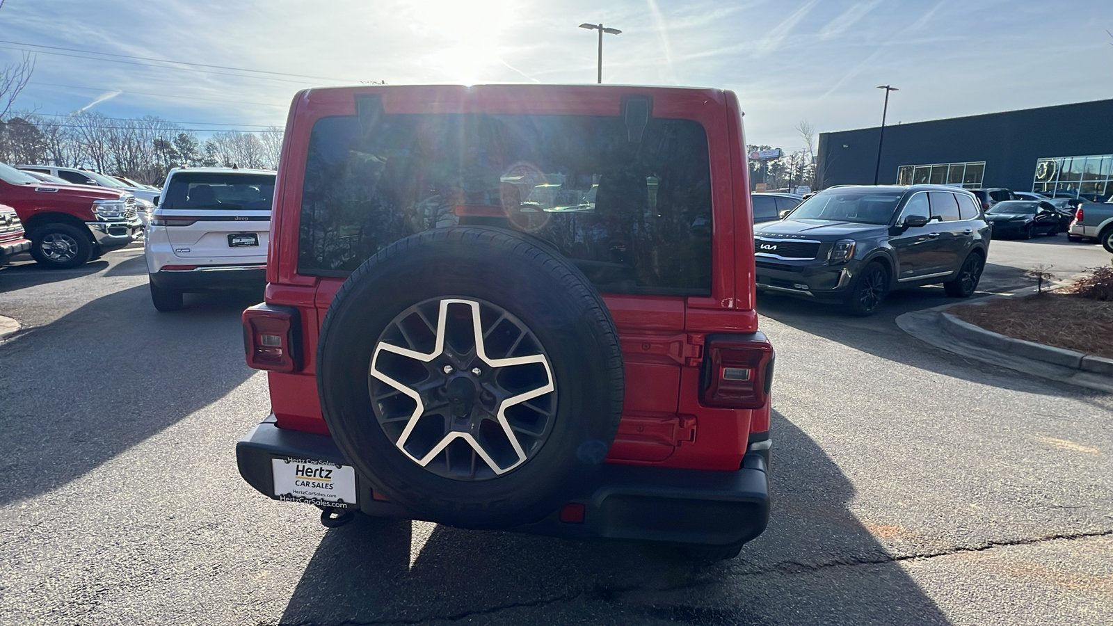 Used 2025 Jeep Wrangler Sahara image 9