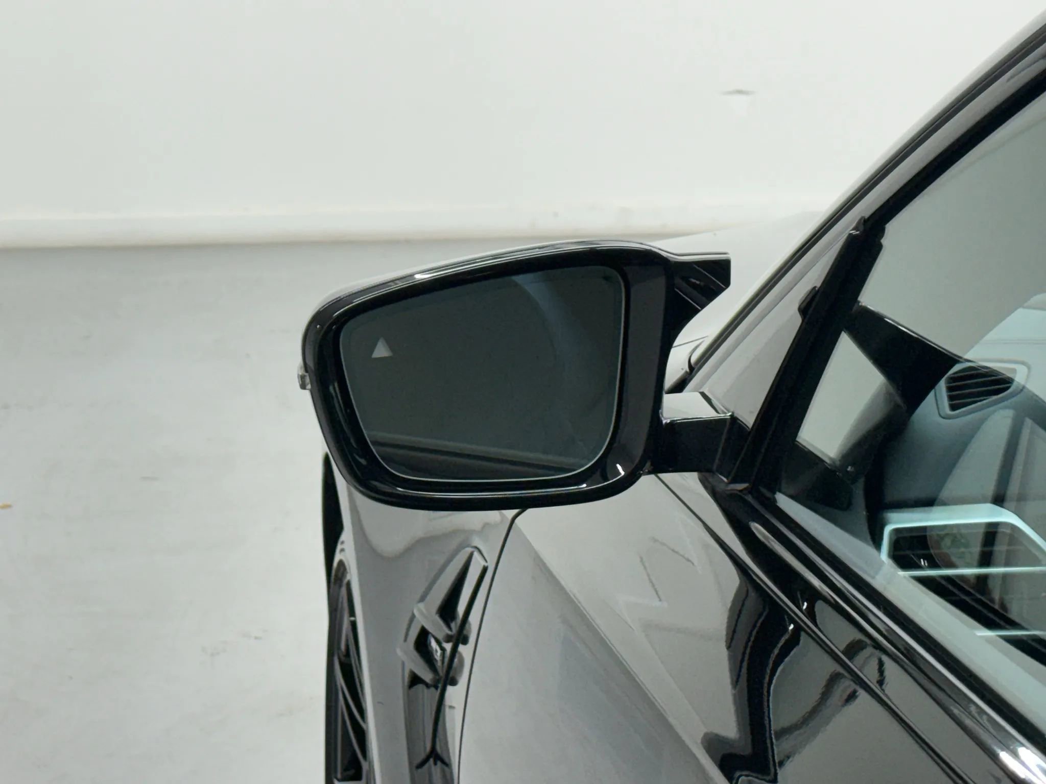 Used 2025 BMW M3 Sedan w/ Executive Package image 41