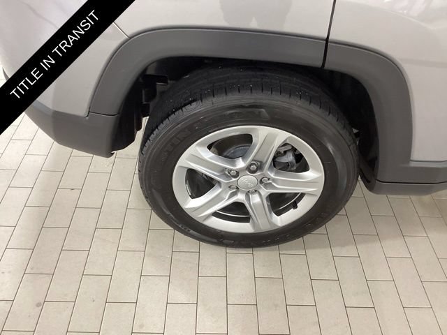 Used 2023 Jeep Compass Latitude w/ Convenience Group AWD/4WD image 23