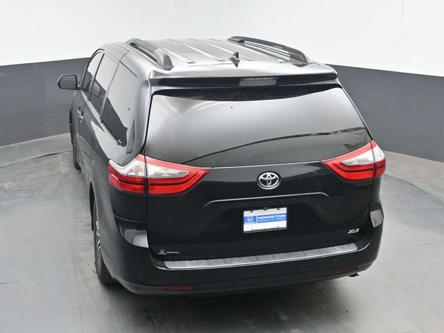 Used 2020 Toyota Sienna XLE FWD image 36