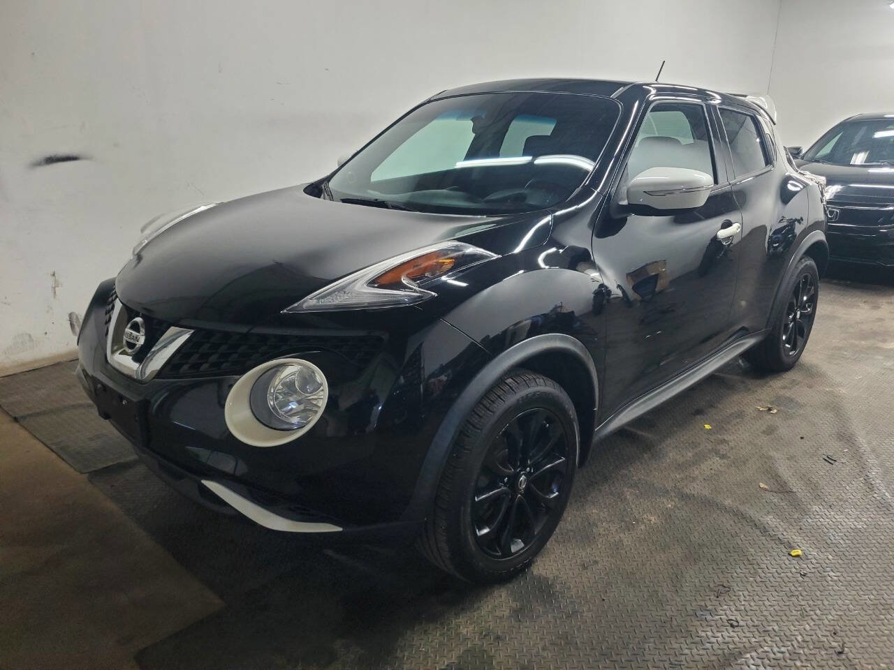 Used 2017 Nissan Juke SV image 1