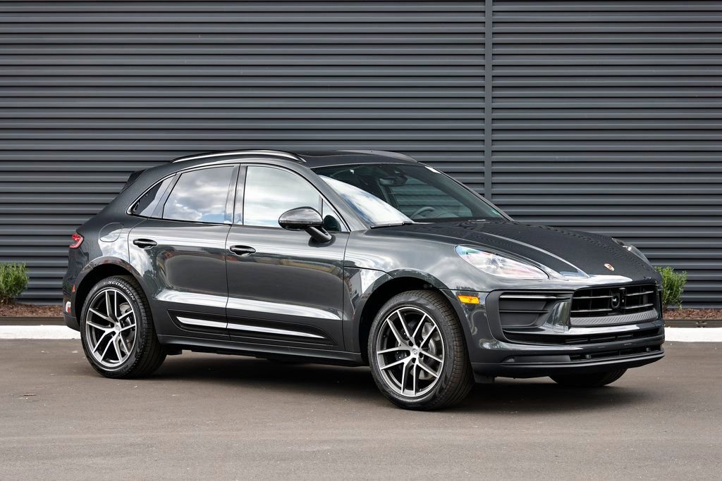 Certified 2026 Porsche Macan image 9