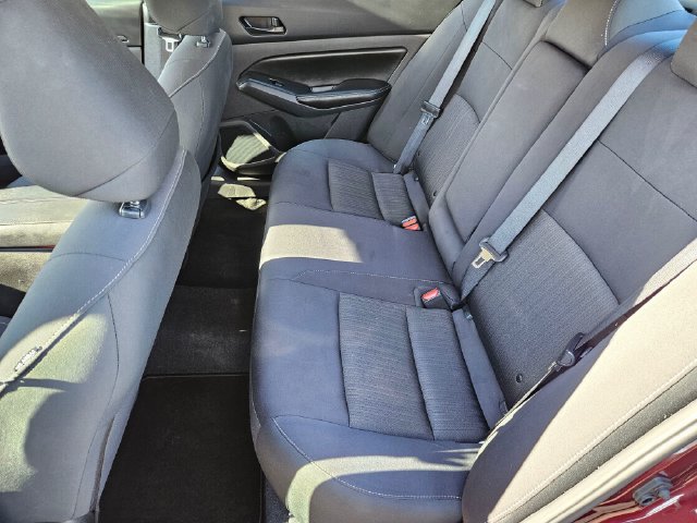 Used 2025 Nissan Altima 2.5 SV FWD image 13