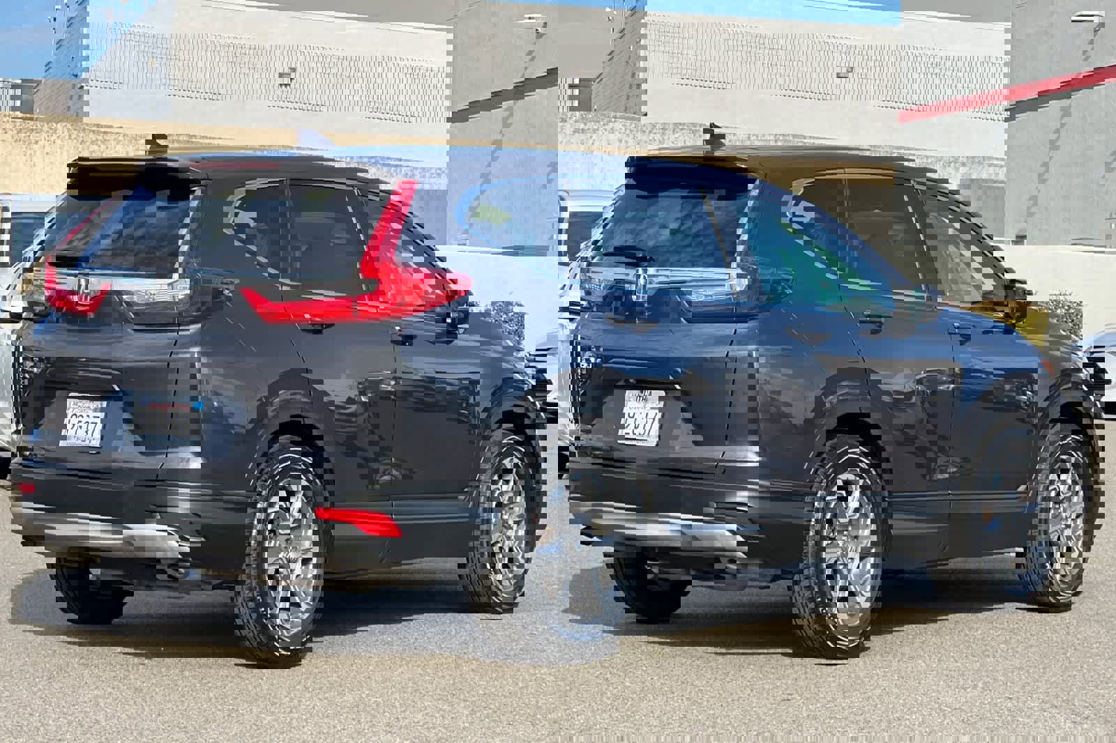 Used 2018 Honda CR-V EX image 2