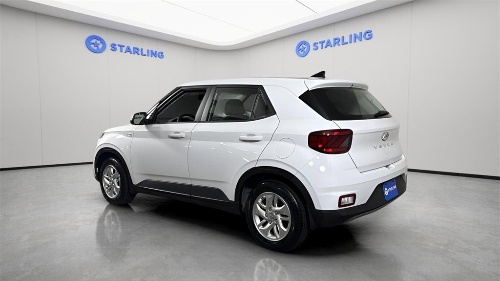 Used 2022 Hyundai Venue SE image 5
