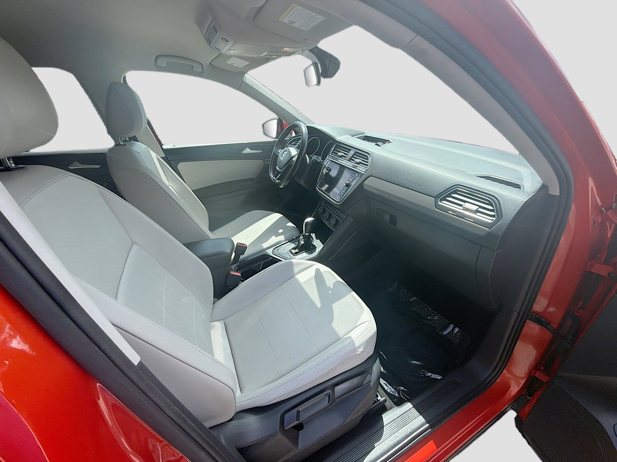 Used 2019 Volkswagen Tiguan SE image 29