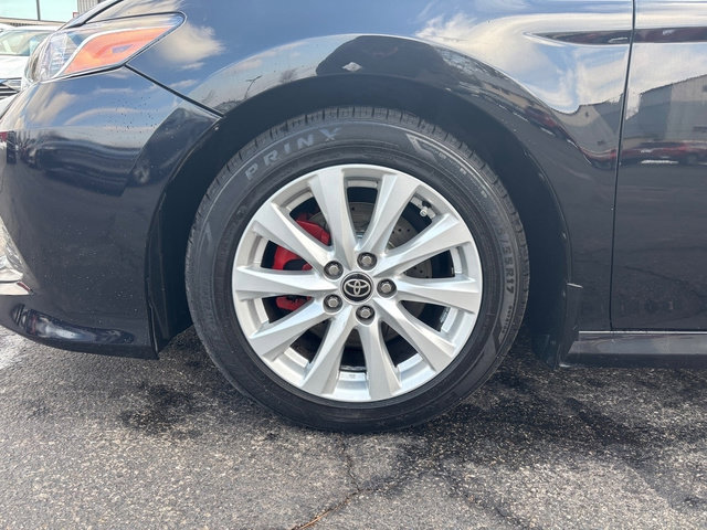 Used 2020 Toyota Camry LE FWD image 29