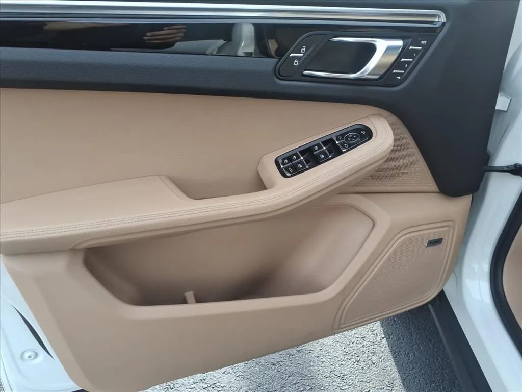 Used 2022 Porsche Macan image 23