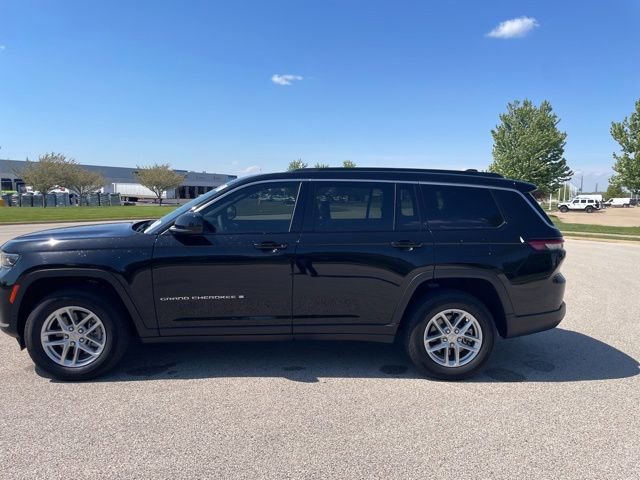 Used 2024 Jeep Grand Cherokee L Laredo RWD image 5