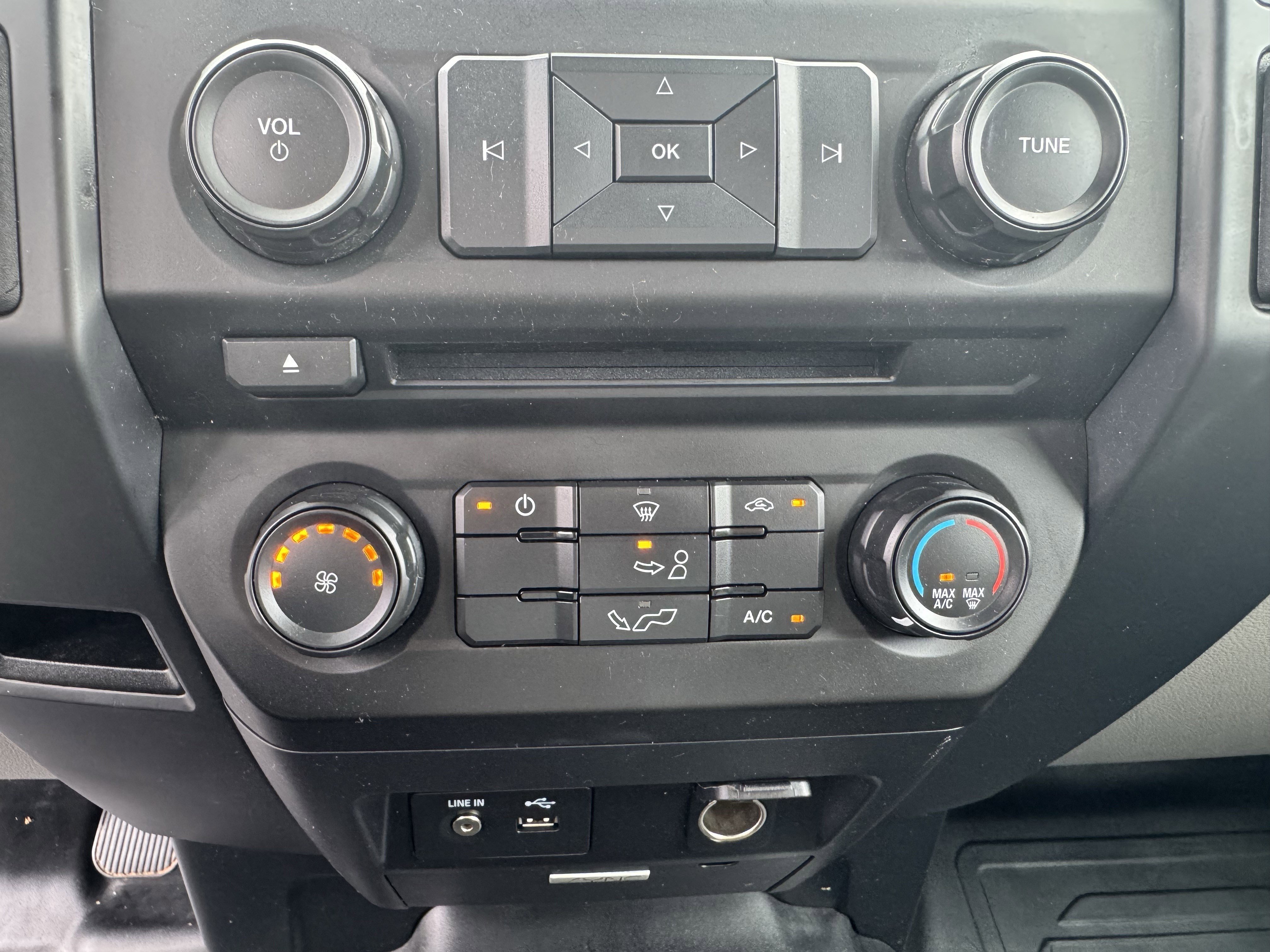 Used 2015 Ford F150 XL w/ Equipment Group 101A Mid RWD image 26