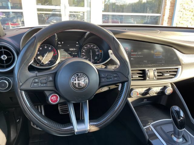 Used 2018 Alfa Romeo Giulia Quadrifoglio w/ Driver Assist Dynamic Package RWD image 22