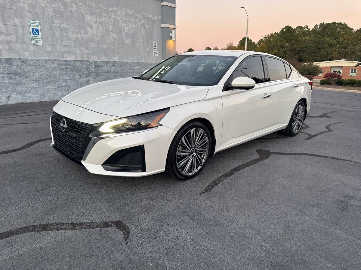 Used 2023 Nissan Altima 2.5 SL image 3
