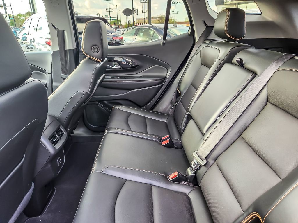 Used 2023 GMC Terrain AT4 image 10