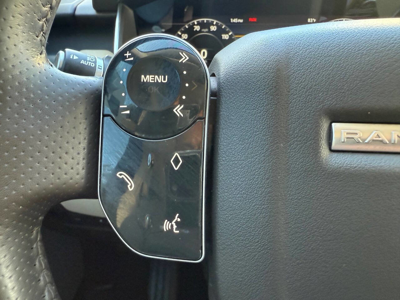 Used 2019 Land Rover Range Rover Sport SE image 35