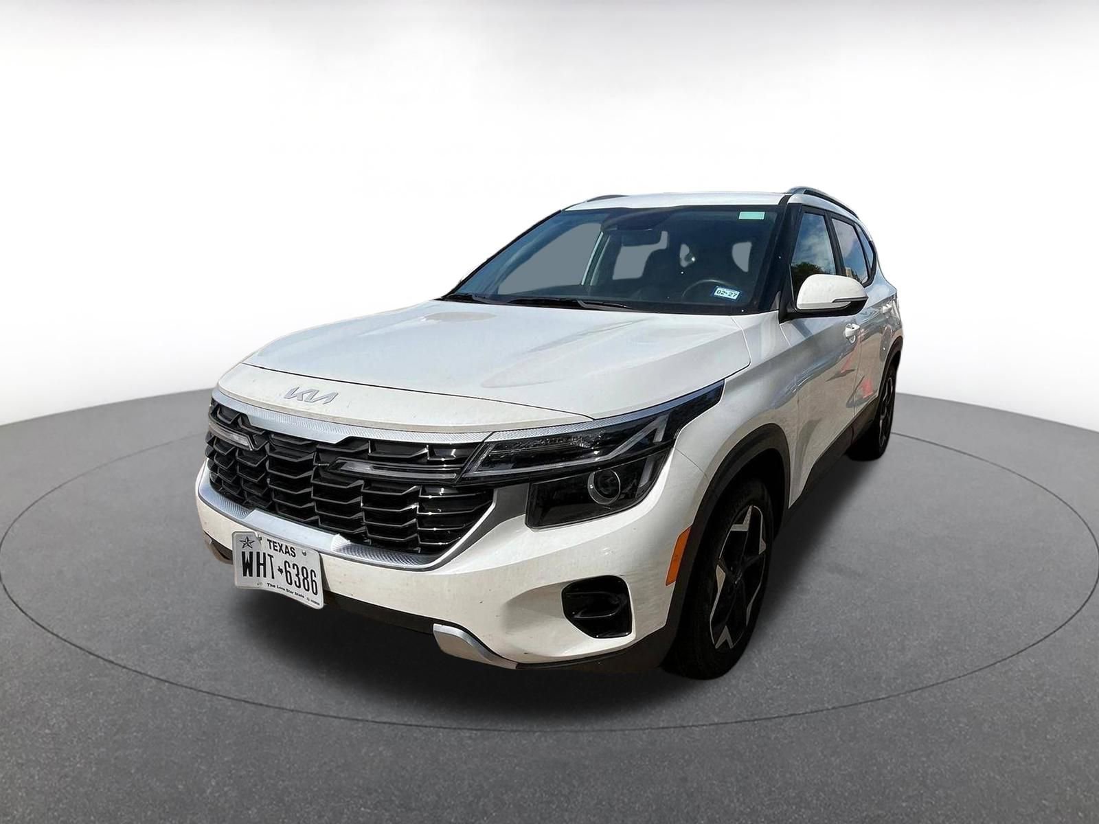 Used 2025 Kia Seltos S image 2