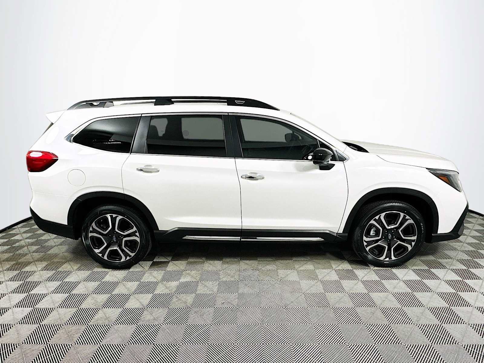 New 2026 Subaru Ascent Touring w/ Popular Package #2 AWD/4WD image 8