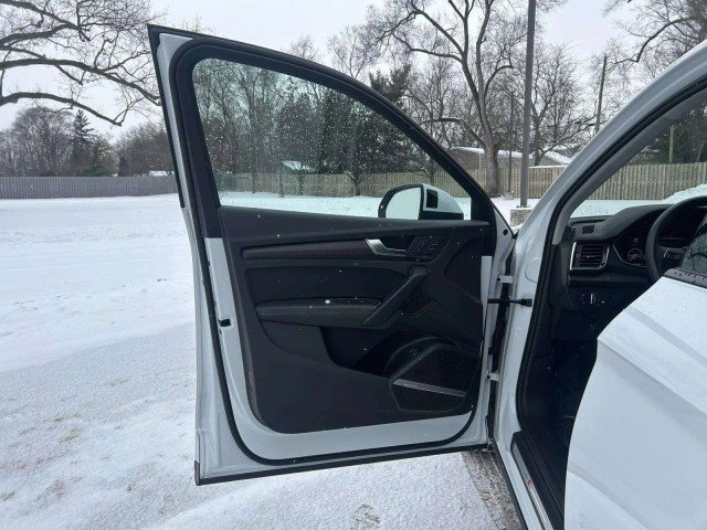 Certified 2023 Audi Q5 e Premium Plus w/ Premium Plus Package image 16