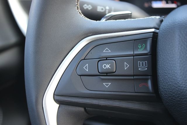 Used 2023 Jeep Grand Cherokee Altitude image 13