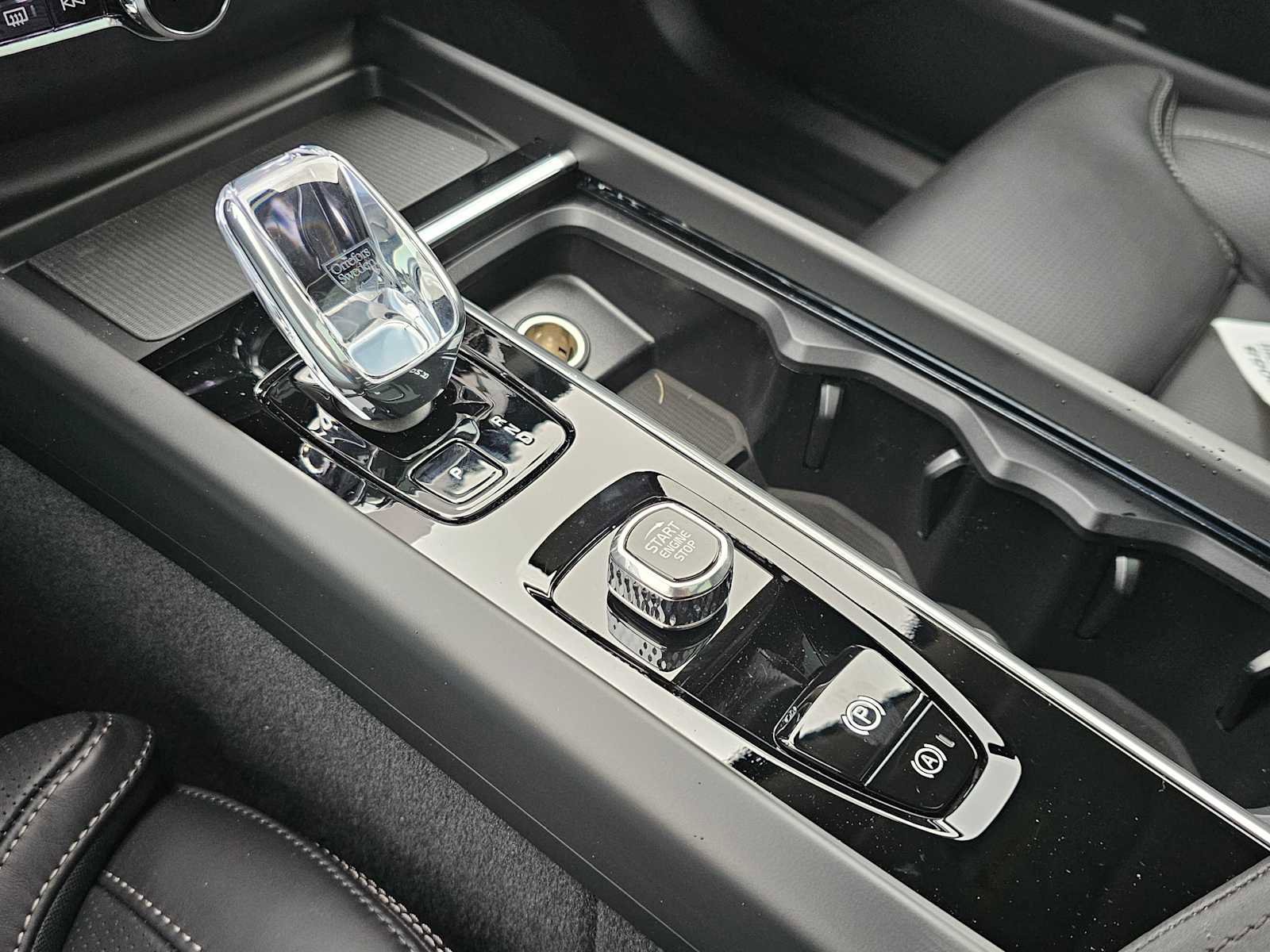 New 2026 Volvo XC60 B5 Ultra w/ Protection Package Premier image 25
