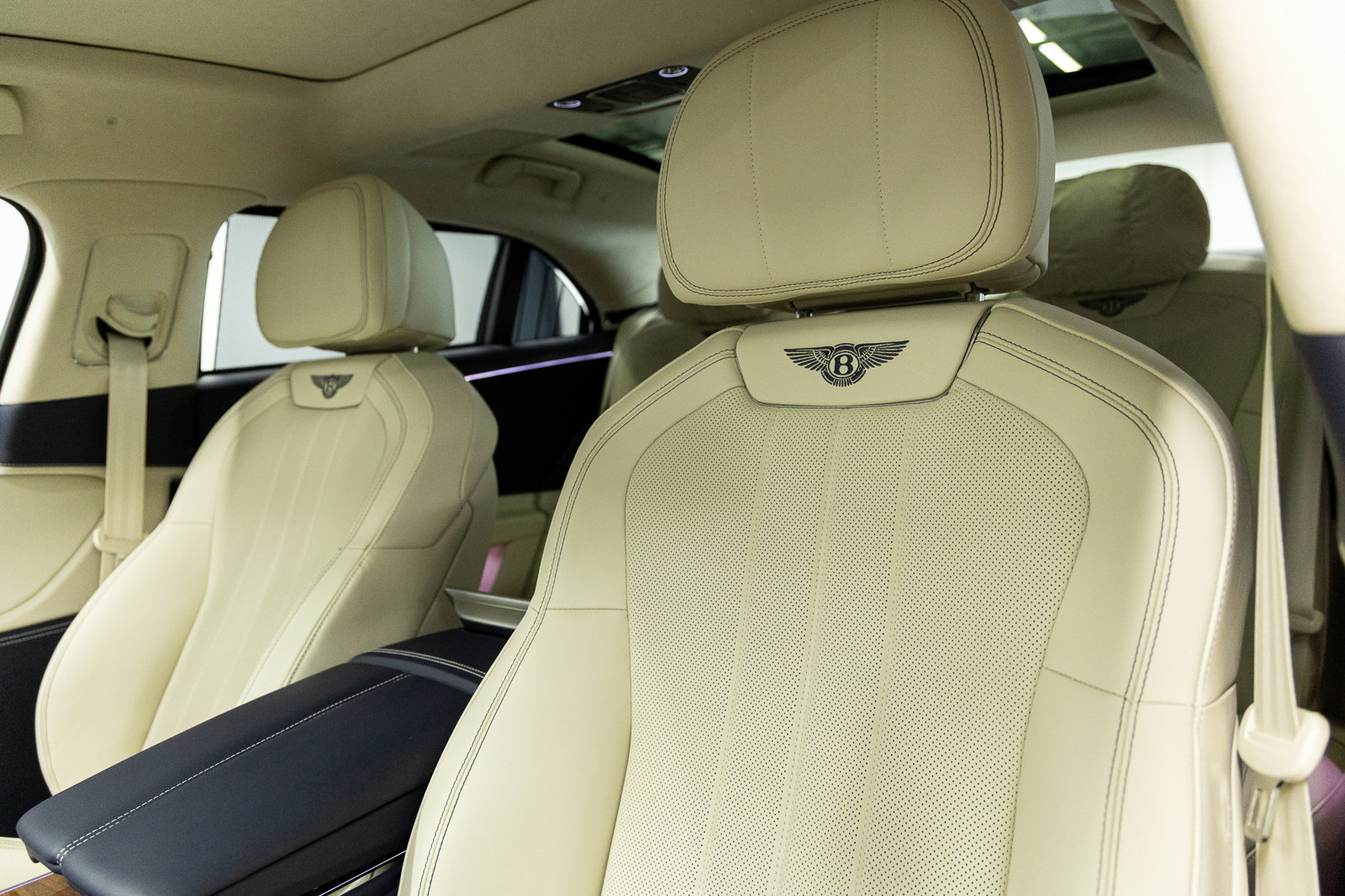 Certified 2026 Bentley Flying Spur V8 AWD/4WD image 25
