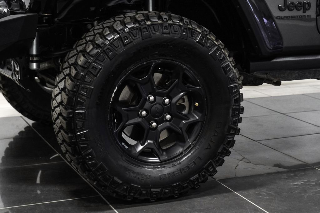 Used 2023 Jeep Gladiator Willys image 59