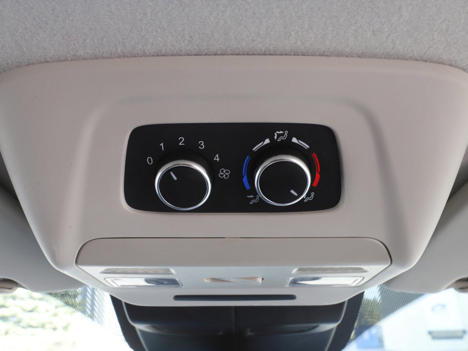 Used 2024 Ford Transit 350 XLT RWD image 16