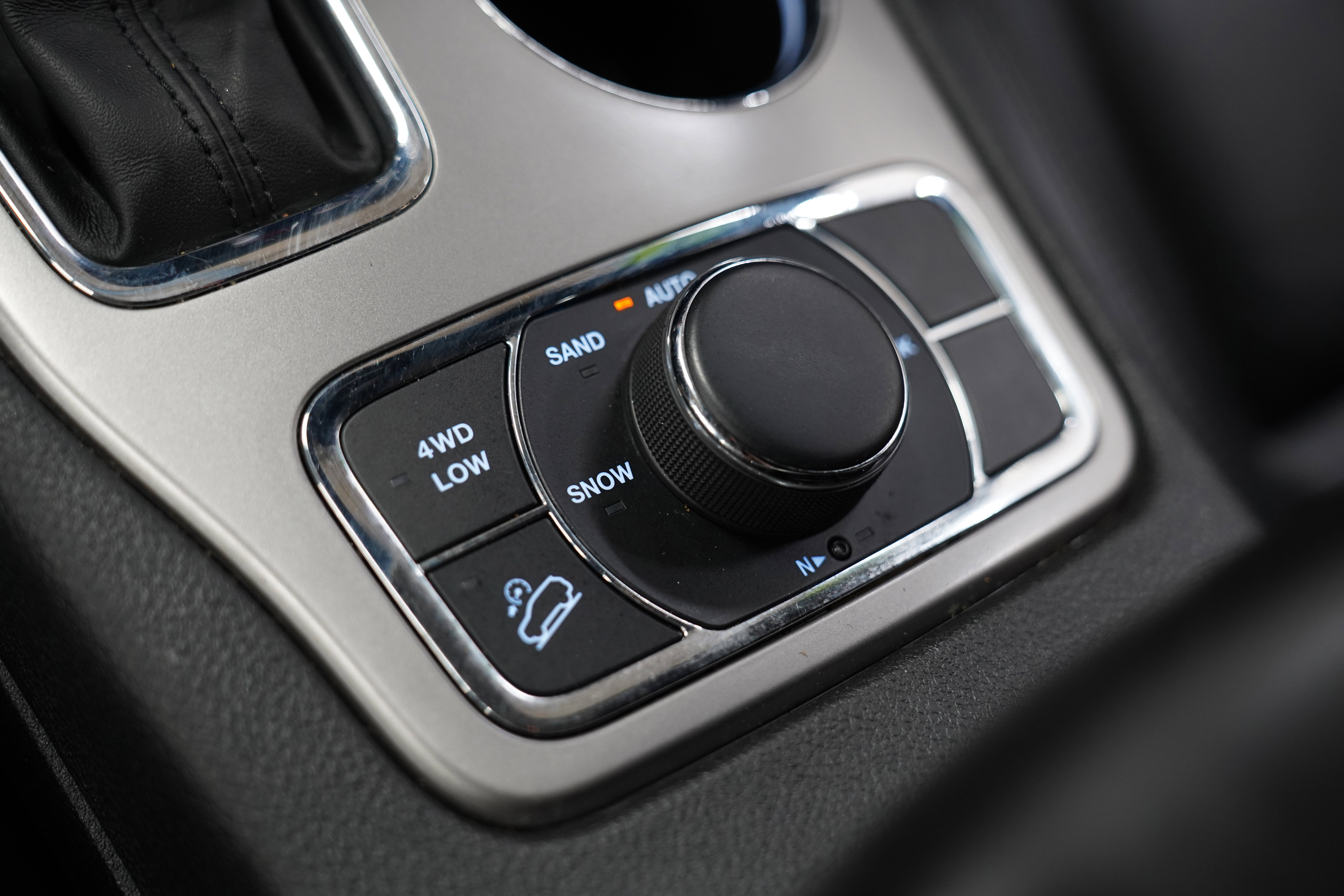Used 2022 Jeep Grand Cherokee Limited AWD/4WD image 31