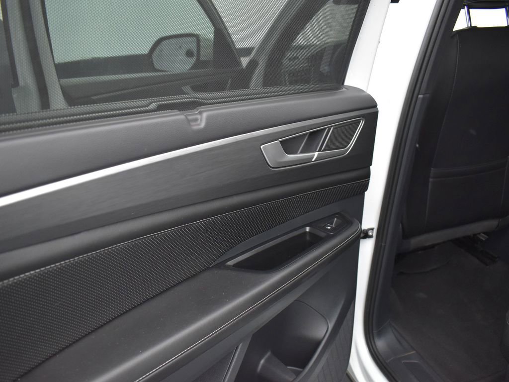 Used 2024 Volkswagen Atlas Cross Sport SE FWD image 30