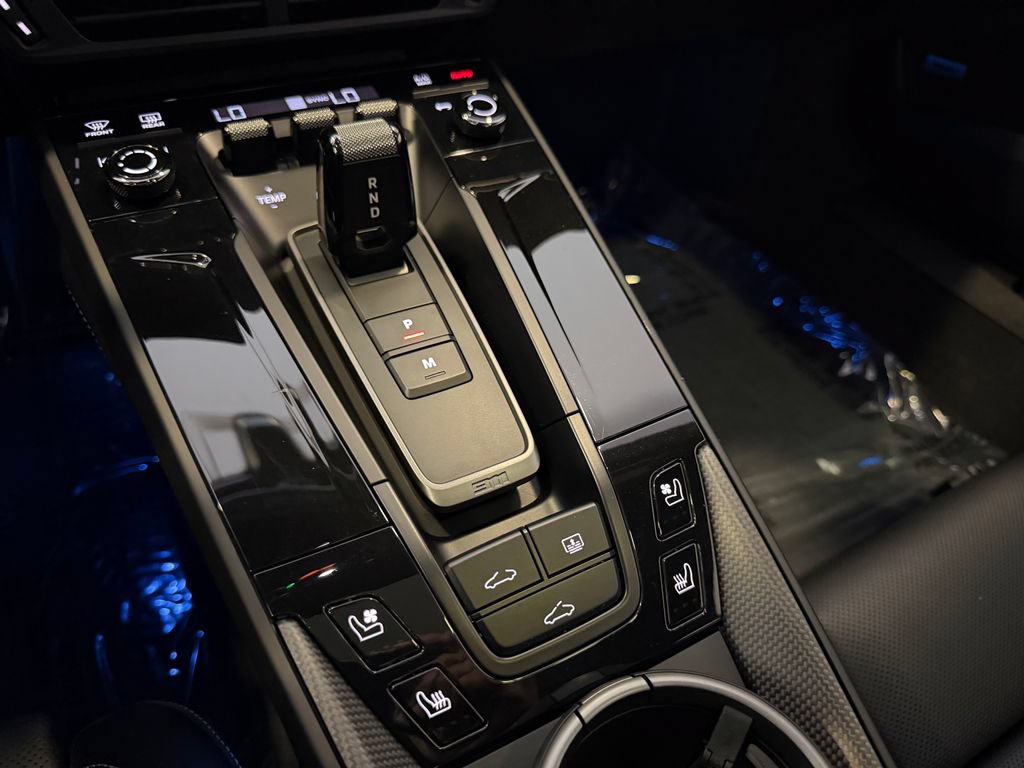 Certified 2025 Porsche 911 Carrera RWD image 18