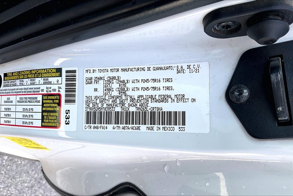 Used 2022 Toyota Tacoma SR RWD image 4