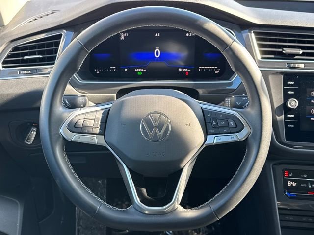 Used 2023 Volkswagen Tiguan SE image 21