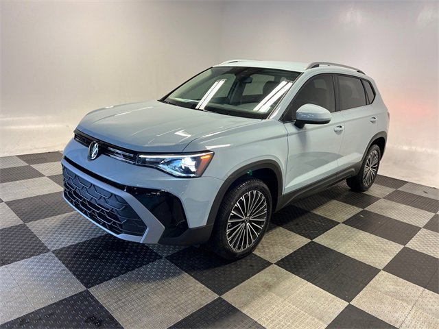 New 2026 Volkswagen Taos SE image 3