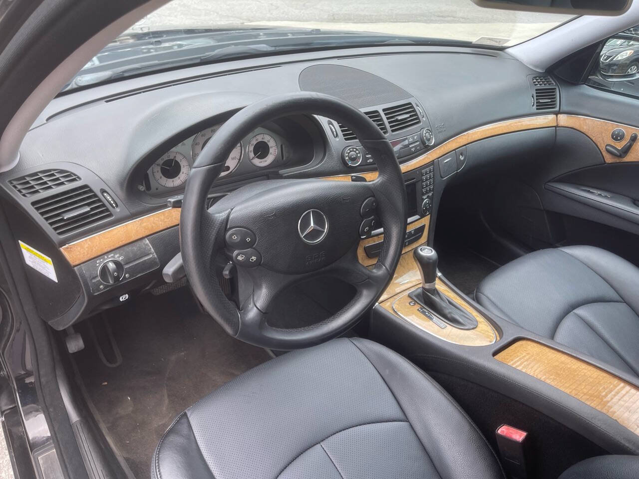 Used 2009 Mercedes-Benz E 350 Sedan image 13