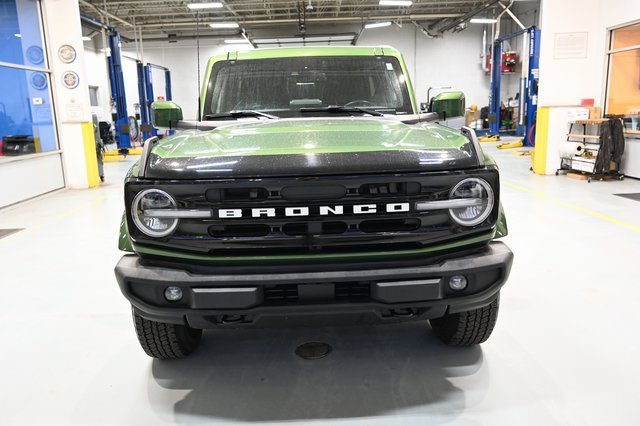 Used 2022 Ford Bronco Outer Banks image 2