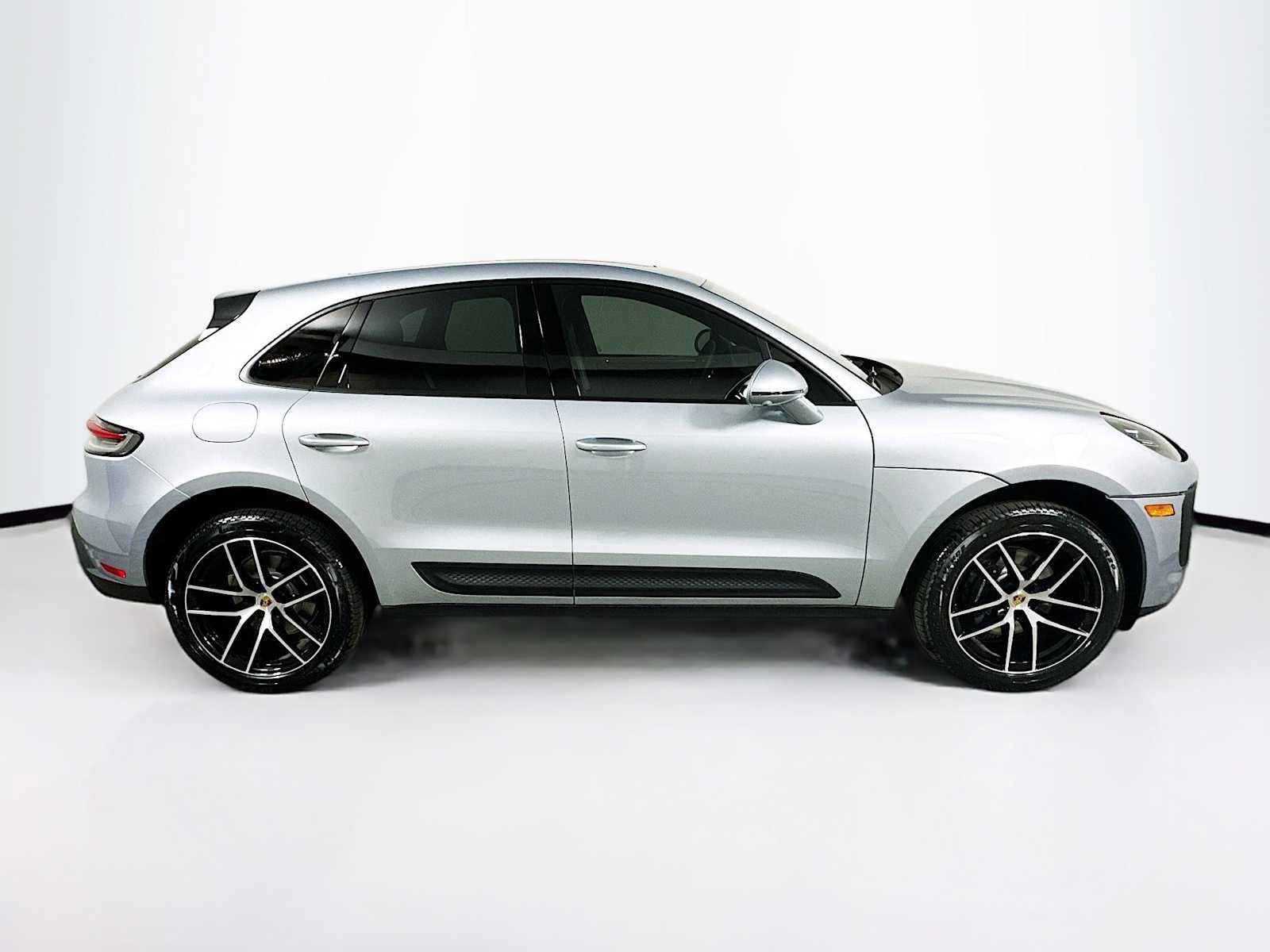 New 2025 Porsche Macan image 8