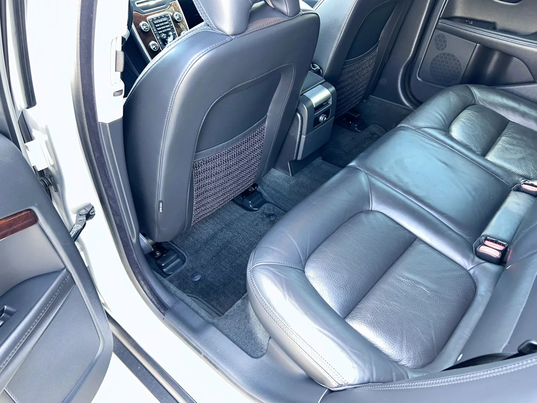 Used 2014 Volvo XC70 T6 image 33