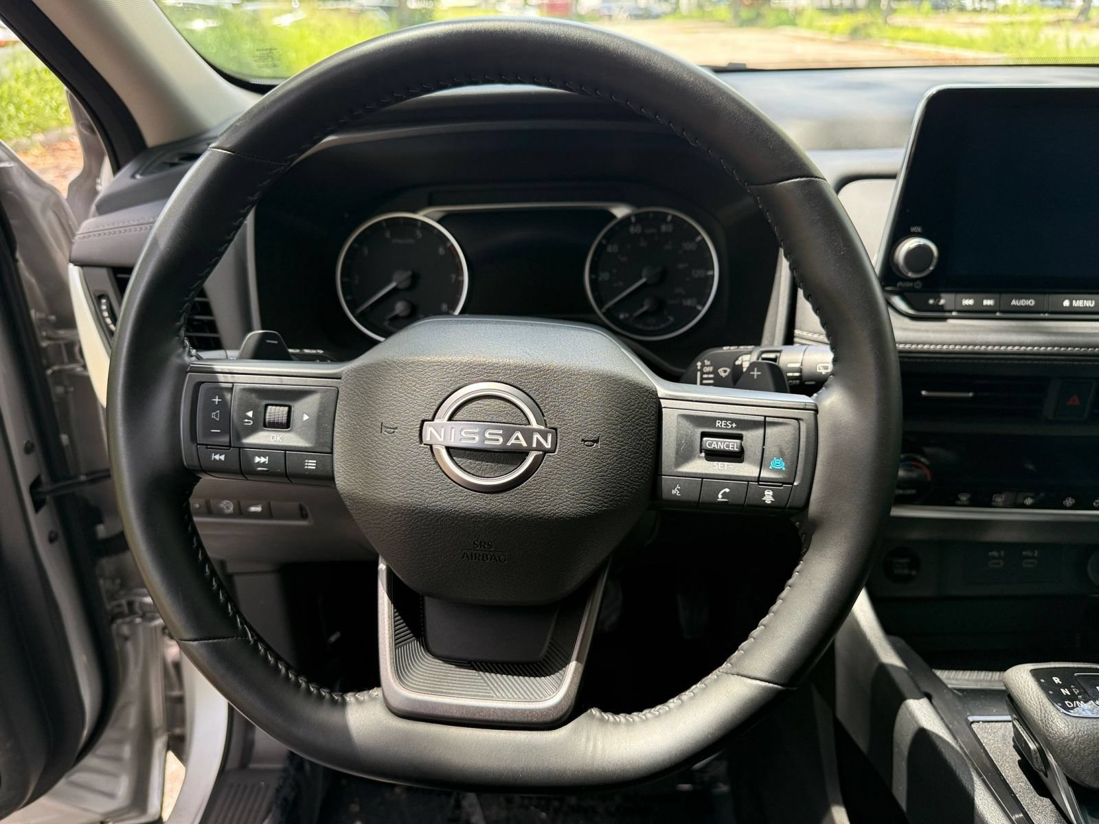 Used 2025 Nissan Rogue SV FWD image 28