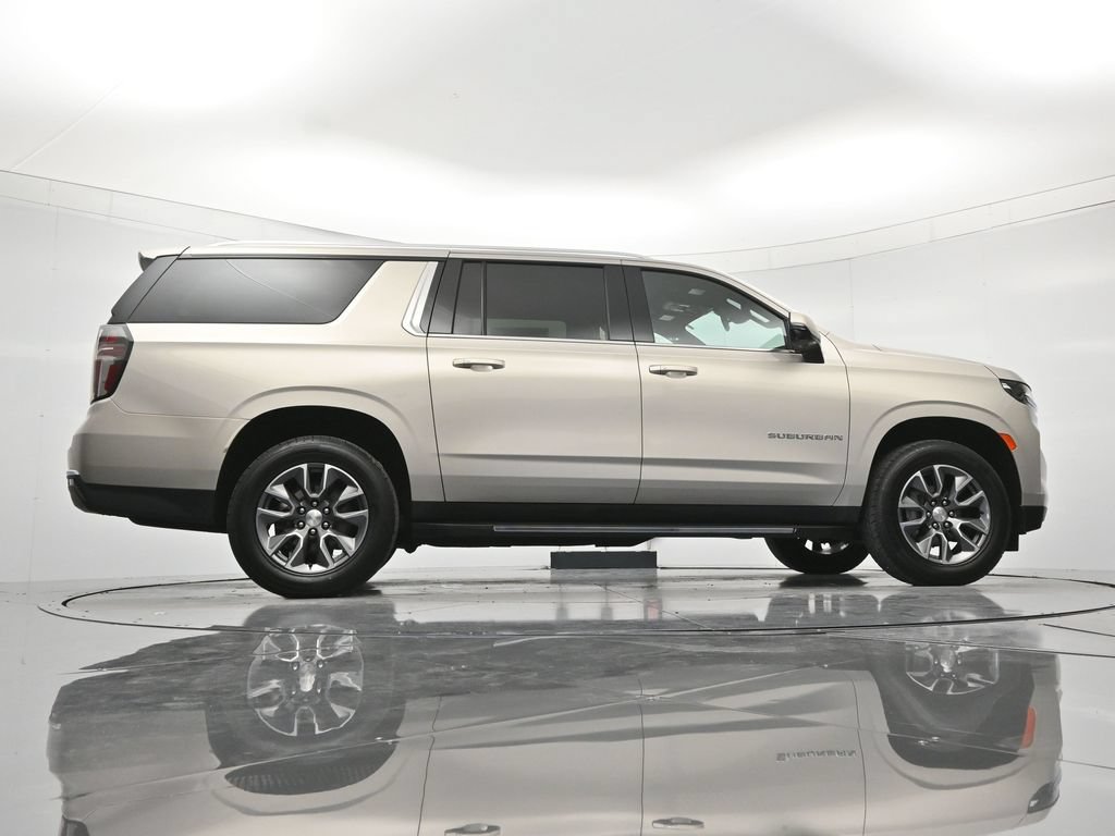 Certified 2024 Chevrolet Suburban LT w/ LT Signature Plus Package AWD/4WD image 43