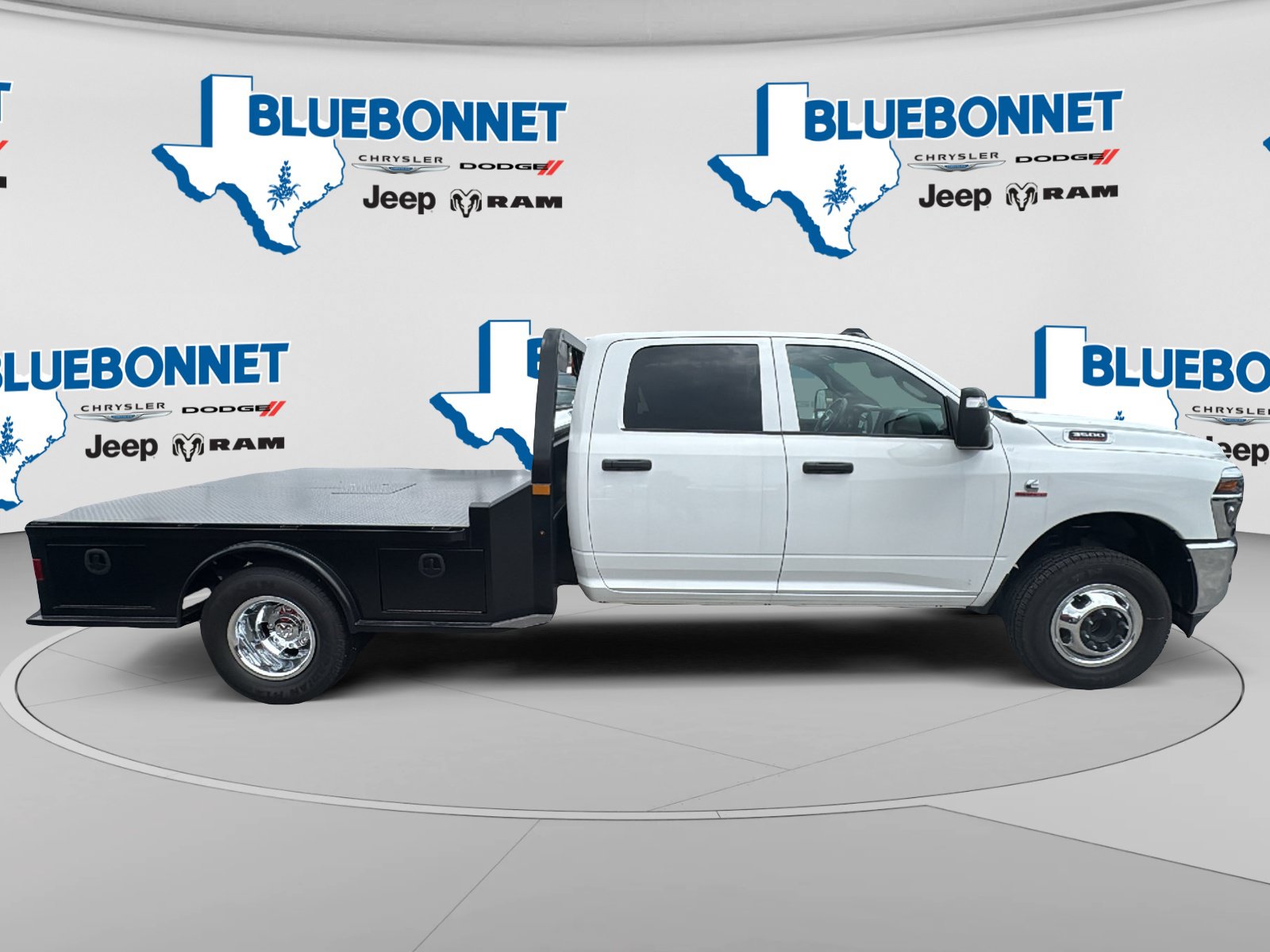 New 2026 RAM 3500 Tradesman w/ Chrome Appearance Group A AWD/4WD image 4