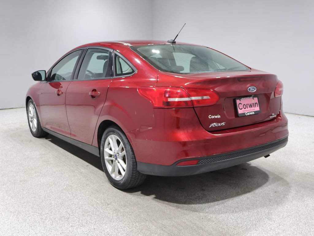Used 2015 Ford Focus SE w/ SE Cold Weather Package FWD image 18