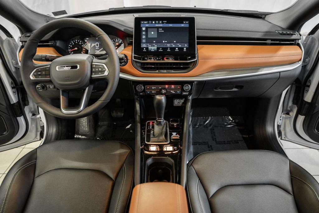 Certified 2025 Jeep Compass Limited AWD/4WD image 20