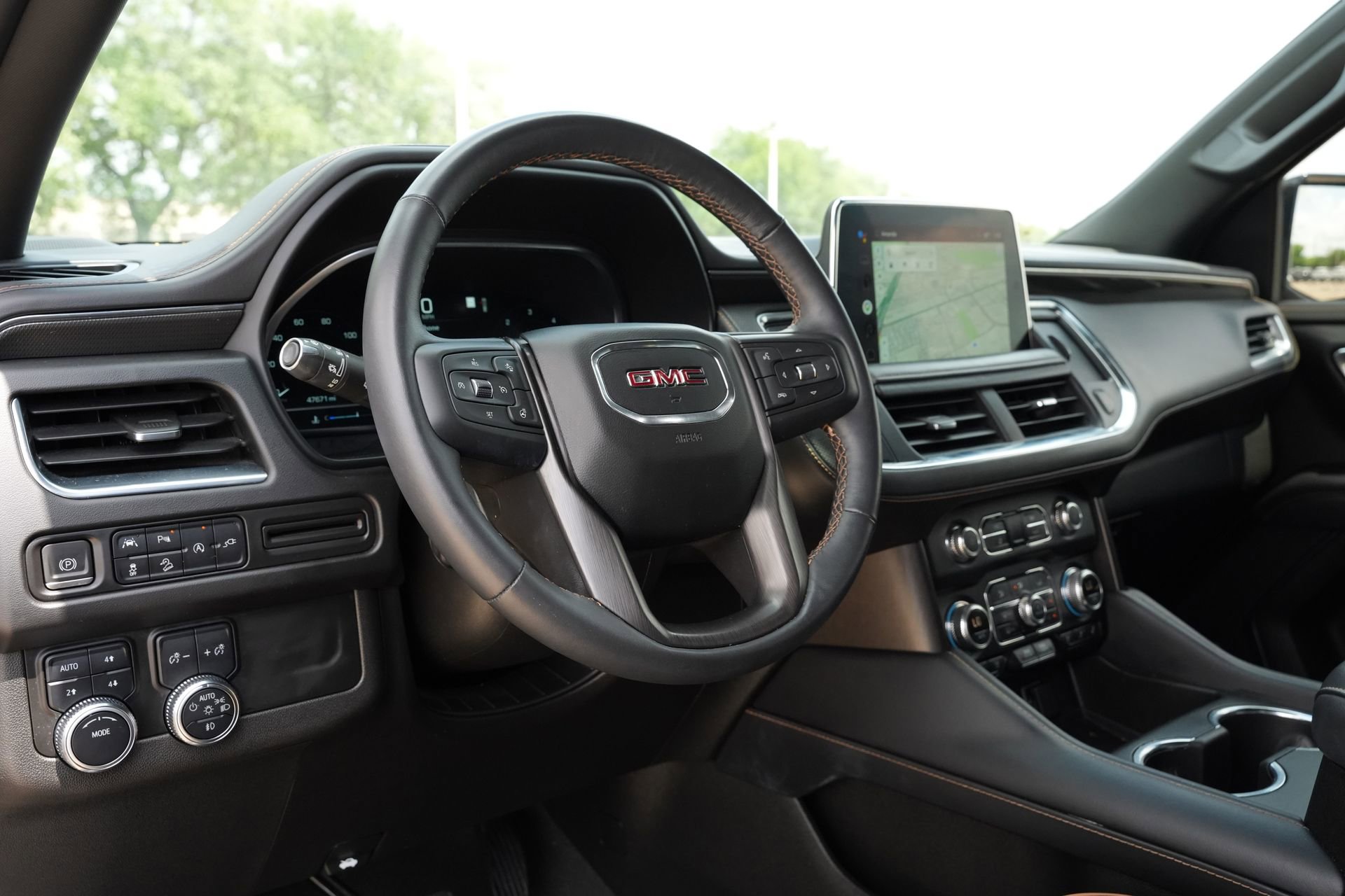 Used 2022 GMC Yukon AT4 image 12