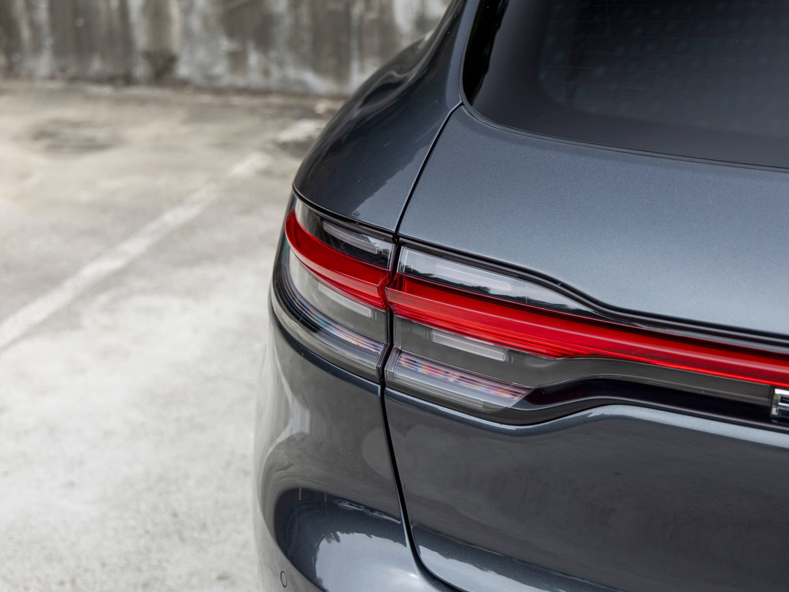 Certified 2023 Porsche Macan AWD/4WD image 21