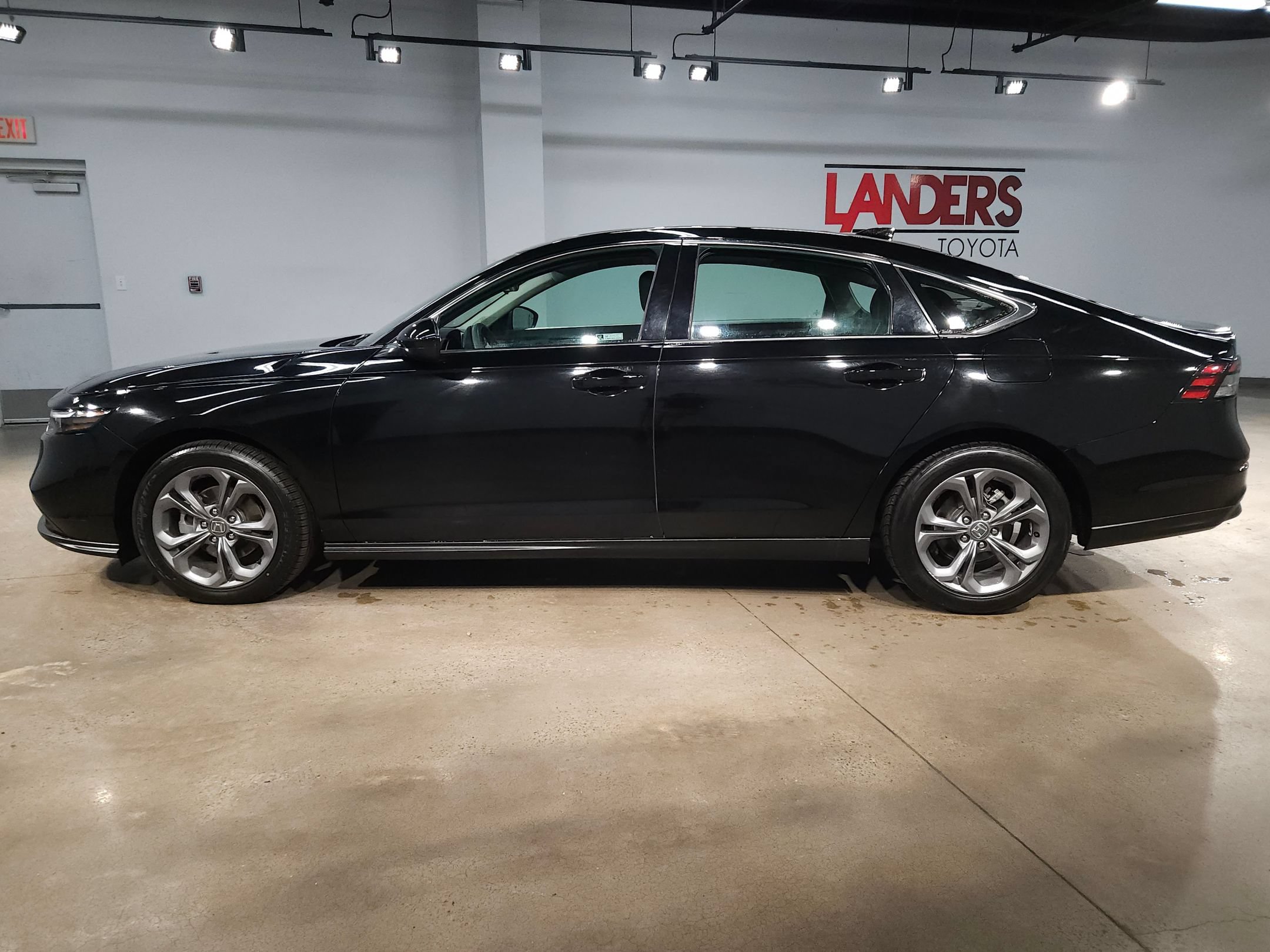 Used 2024 Honda Accord EX image 4